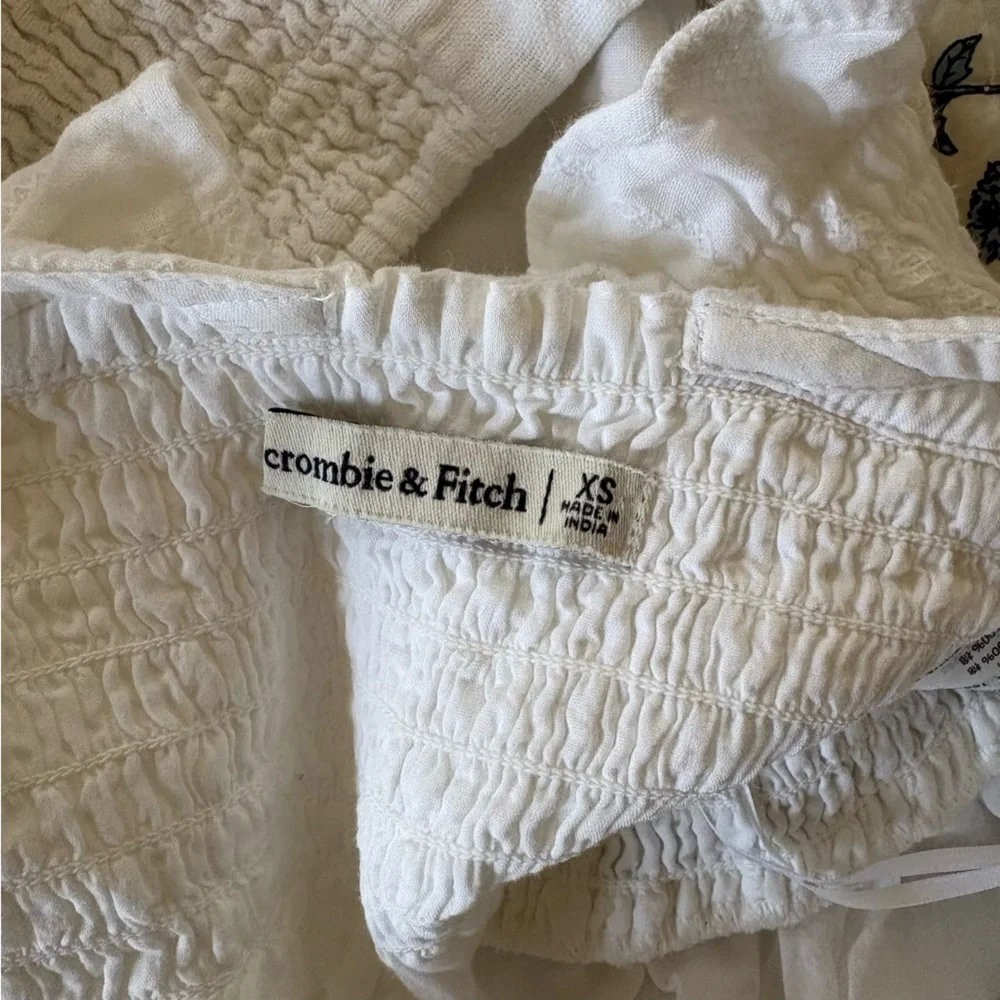 Abercrombie White Smocked Halter Crop Top in White - Picture 4 of 4